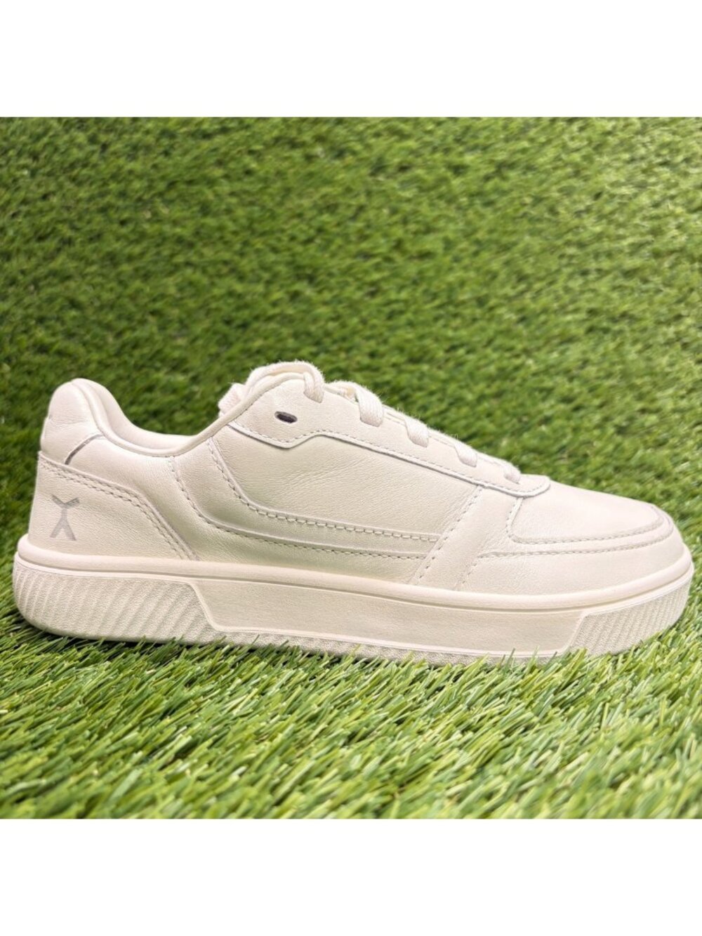 Flux Footwear Adapt Leather Trainer White Women Size 6.5 Athletic Shoes Sneakers